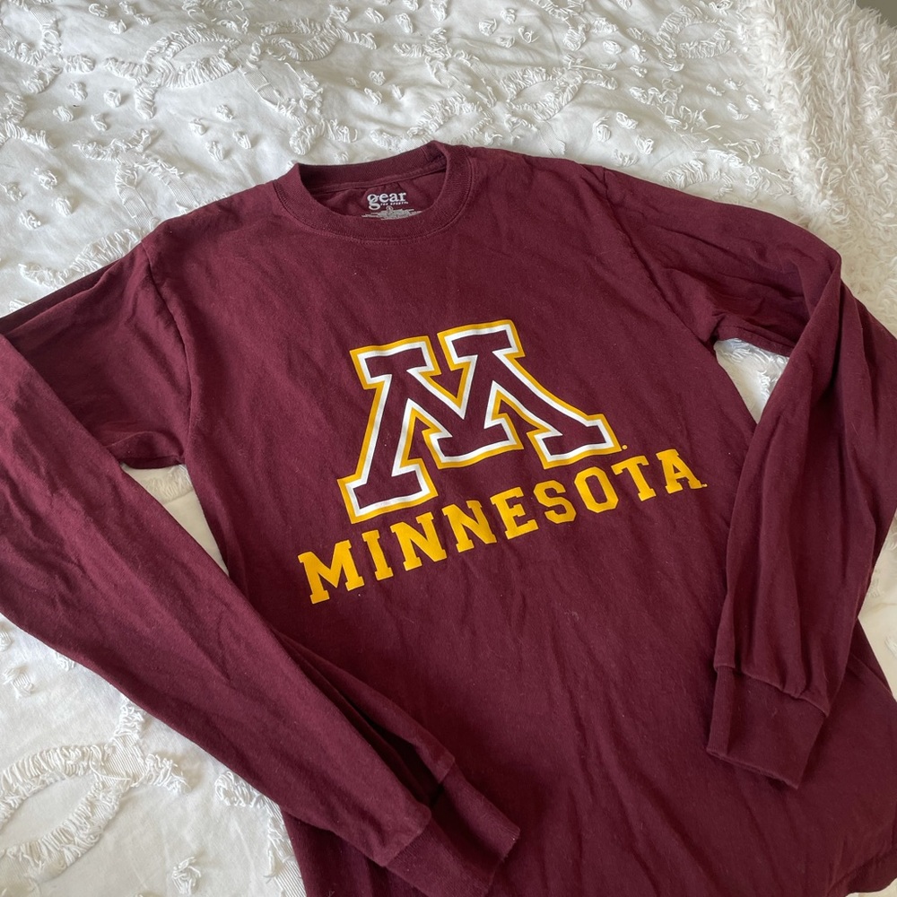 Small maroon university of minnesota twin cities long sleeve shirt
